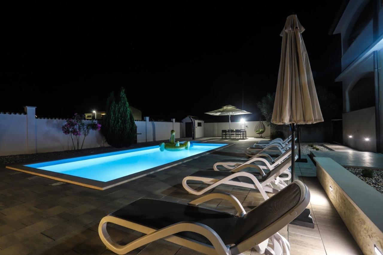 Apartment Nina With Private Pool Nova Vas  Zewnętrze zdjęcie