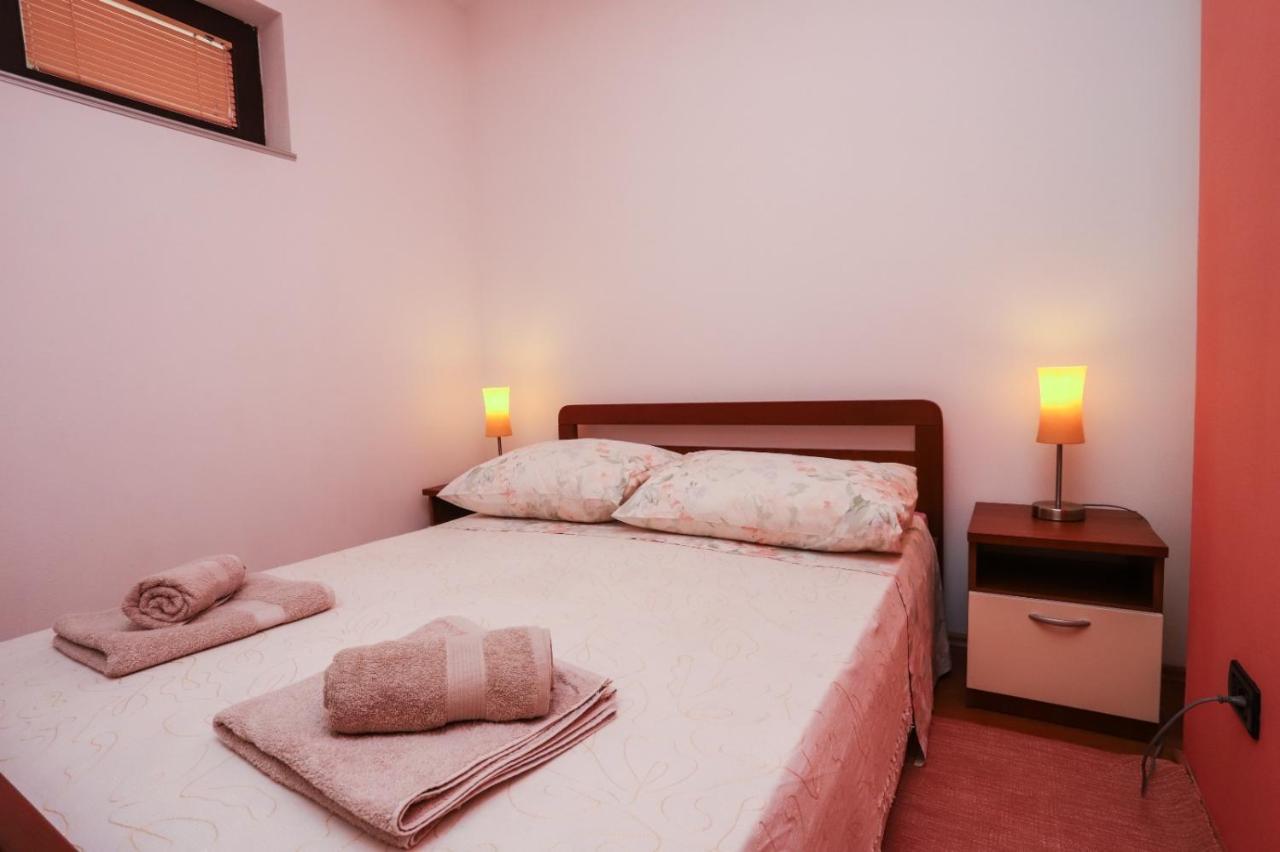 Apartment Nina With Private Pool Nova Vas  Zewnętrze zdjęcie